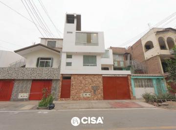Departamento · 118m² · 4 Dormitorios · Alquiler de Amplio Departamento de 180 m² con 4 Dorm. San Juan de Lurigancho