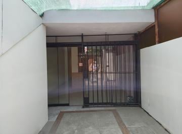 Local comercial · 120m² · 2 Dormitorios · ¡Gran Local en 1.er Piso! Amplio, Seguro y Listo Para Tu Negocio, Puerta Calle