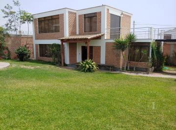 Casa de campo · 671m² · 7 Dormitorios · 6 Estacionamientos · Casa en Pachacamac