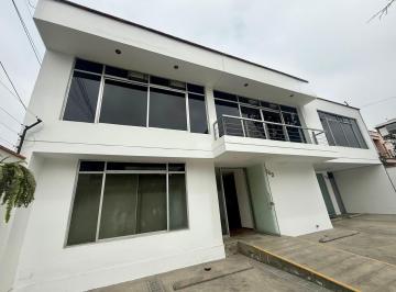 Local comercial · 550m² · 5 Estacionamientos · Alquiler de Local Para Oficinas Administrativas