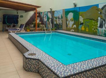 Casa de 6 habitaciones, Lima · Alquiler: Amplia Casa Amoblada y con Piscina en Urb. Remanso, La Molina (Cerca Al C. C. Molina Plaza