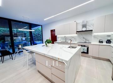 Casa · 473m² · 5 Dormitorios · 3 Estacionamientos · Venta Casa en Rinconada del Lago, La Molina