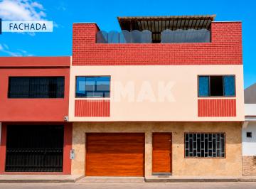 Casa de 5 habitaciones, Lima · ¡Amplia Casa con Terraza en Una Excelente Ubicación de Barranco!