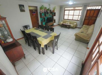 Casa · 150m² · 8 Dormitorios · Venta de Casa de 300 m² en San Juan de Lurigancho