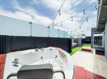 Departamento · 184m² · 3 Dormitorios · 1 Estacionamiento · Duplex con Terraza, Jacuzzi y Acceso a Parque Privado en El Rosedal Miraflores