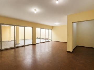 Casa de 8 habitaciones, Trujillo · Alquiler Empresarial en Av America Norte · Urb. Primavera · S/ 7,700