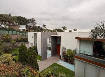 Casa · 1000m² · 6 Dormitorios · 8 Estacionamientos · Casa en Santiago de Surco