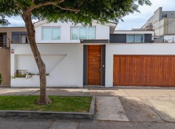 Casa de 4 habitaciones, Lima · Exclusiva Casa Amoblada en Alquiler en San Borja Cerca Al Boulevard!