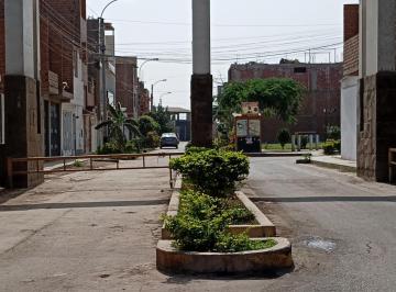 PORTICO DE INGRESO · Venta de Casa Semiconstruida