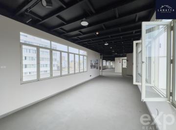 Oficina comercial · 450m² · Venta/alquiler de Oficina en El Centro de Lima, A. C. 450 m² A. O. 803 m², Cerca Plaza San Martin