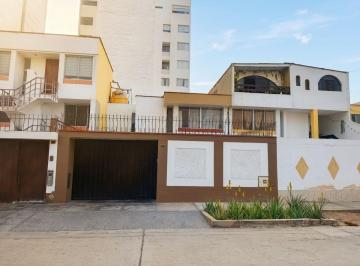 Casa de 4 habitaciones, Lima · Vendo Amplia Casa Familiar de 160 m² Frente Al Colegio Claretiano. San Miguel