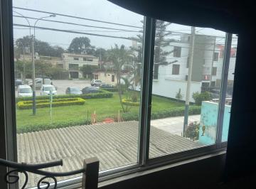 Casa · 325m² · 5 Dormitorios · 5 Estacionamientos · Vendo Casa en Esquina y Frente a Parque en Calle Alameda del Crepusculo 2, Urb La Alborada, Surco