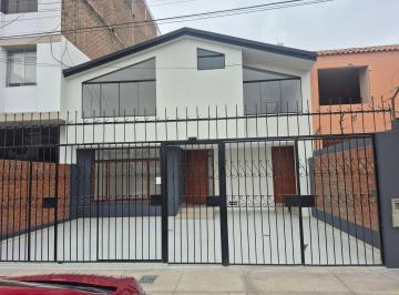 Fachada principal · Casa Totalmente Remodelada Al 100%