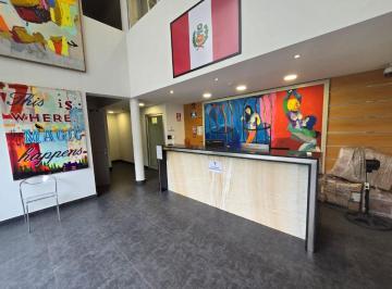 Oficina comercial , Lima · Edificio 3 Pisos de 1,486 m² de Oficinas con 23 Estacionamientos en La Molina