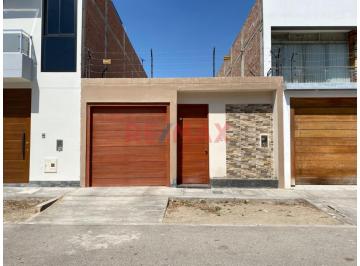 Casa · 120m² · 4 Dormitorios · 1 Estacionamiento · Casa en Venta en Los Sauces de Pimentel, Chiclayo (J. Ruiz)