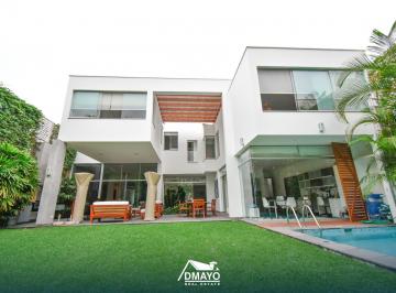 Casa · 533m² · 4 Dormitorios · 2 Estacionamientos · Lujosa Casa Malachowski de 2 Pisos en San Isidro, Terraza, Jardín, Piscina y 4 Dorm.