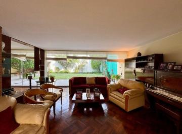 Casa de 5 habitaciones, Lima · Venta de Hermosa y Espaciosa Casa con Jardín, Surco