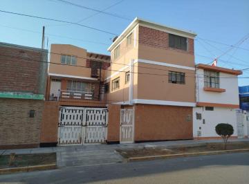 Casa de 4 habitaciones, Pisco · Pisco Pueblo en Zona Residencial Se Vende Casa de 3 Pisos