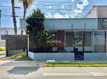 Casa · 296m² · 6 Dormitorios · 2 Estacionamientos · Casa en Venta en Miraflores