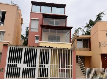 Casa · 480m² · 6 Dormitorios · 1 Estacionamiento · Se Alquila Casa de 3 Pisos en Condominio Villa Clu B 1 en Carabayllo Amoblada