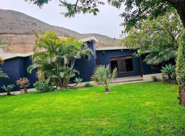 Casa · 400m² · 3 Dormitorios · 4 Estacionamientos · Bellisima Casa 1 Piso en Cond. Isla del Sol - La Molina $2300 Usd
