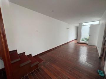 Casa de 3 habitaciones, Lima · (El) Casa en Alquiler en San Isidro 3 Dorm. 2 Baños a $1,700 Al Mes