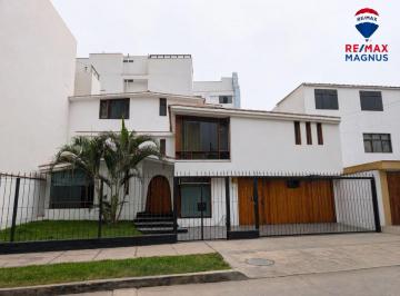 Casa de 4 habitaciones, Lima · Casa en Alquiler en San Borja | 331 m² de Terreno | 4 Dorm. + Estudio | 2 Estacionamientos