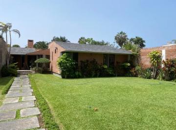 Casa de 3 habitaciones, Lima · Se Vende Casa con Amplios Jardines en La Encantada de Villa