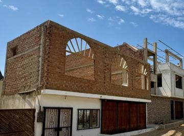 Casa · 190m² · 3 Dormitorios · 1 Estacionamiento · Oportunidad Única de Inversión en Máncora!casa de Playa con 1er Piso Terminado - 2do Piso por Culminar