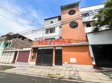Casa · 127m² · 2 Dormitorios · ¡Casa de 4 Pisos en Venta – Ideal Para Vivienda o Inversión!