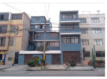Casa de 12 habitaciones, Lima · Amplia Casa de 3 Pisos con Gran Potencial de Inversion en Breña