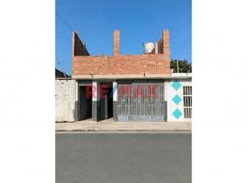 Casa · 143m² · 3 Dormitorios · 1 Estacionamiento · Venta de Casa 2 Departamentos en Proyección en Monsefú (S. Wong)