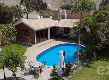 Casa · 1003m² · 4 Dormitorios · 1 Estacionamiento · Casa en Cieneguilla