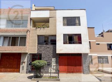 Casa · 349m² · 6 Dormitorios · 1 Estacionamiento · Venta de Casa 3 Pisos - Comas - Cdra 36 Av Tupac Amaru