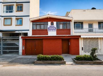 Casa de 3 habitaciones, Lima · Amplia y Cómoda Casa Para Remodelar en Excelente Ubicación de San Miguel