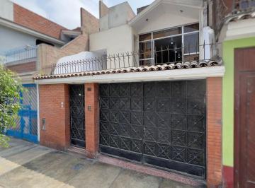 Casa de 4 habitaciones, Lima · Amplia Casa en Venta - Urbanizacion Ceres 2da Etapa