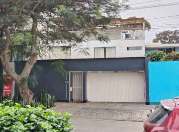 Casa de 4 habitaciones, Lima · Casa en Venta en Surco Ideal Para Vivienda, Inversión o Desarrollo Inmobiliario