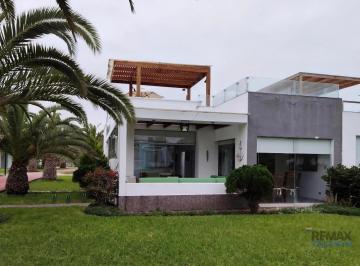 Casa · 127m² · 4 Dormitorios · 2 Estacionamientos · Casa de Playa en Condominio Exclusivo en Playa Farallones – Asia