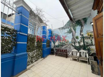 Casa · 400m² · 6 Dormitorios · 1 Estacionamiento · Casa en Barranco