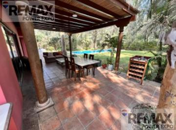 Casa · 382m² · 5 Dormitorios · 5 Estacionamientos · Alquiler de Casa de Campo Amoblada | Terraza con Piscina y Bbq, Chimenea y 5 Habitaciones
