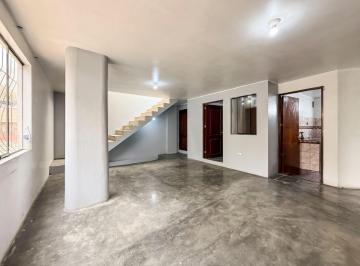Casa · 180m² · Se Vende Casa de Dos Pisos Totalmente Remodelada
