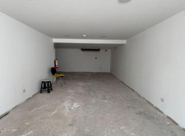 Local comercial , Lima · Local en Conquistadores, 67 M&sup2;,2 Baños, Puerta a Calle, Incluye Aire Acondicionado