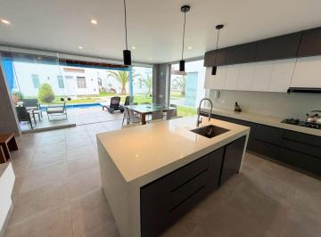 Casa de playa de 4 habitaciones, Cañete · Casa en Condominio Mallorca con 2 Piscinas