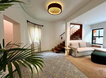 Casa · 180m² · 3 Dormitorios · 1 Estacionamiento · Casa en Venta Coronel Inclan - 180 m² - Dentro de Pasaje Tipo Quinta - 107 m² Area de Terreno