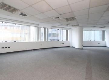 Oficina comercial , Lima · Oficina con 3 Divisiones,2baños, Aire Acondicionado, Libre Horario de Ingreso y Salida. Cerca a Kennedy
