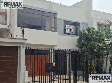 Casa · 201m² · 4 Dormitorios · 1 Estacionamiento · Se Alquila Casa Totalmente Remodelada en Pueblo Libre – 4 Dorm., 4.5 Baños y Cochera