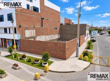 Terreno / Lote · 200m² · Venta Terreno 200 m² Esquina Los Cedros Chorrillos - $190,000