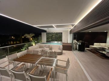 Departamento · 450m² · 4 Dormitorios · 3 Estacionamientos · Elegante Penthouse - Dúplex Frente a Parque con Piscina Privada y 3 Cocheras Paralelas