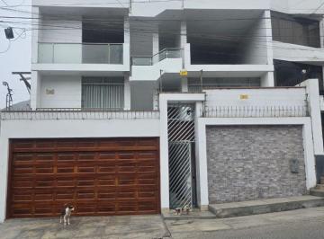 Casa de 10 habitaciones, Lima · Casa en Venta en La Molina