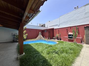 Oficina comercial · 382m² · 5 Dormitorios · 4 Estacionamientos · Casa Comercial en Alquiler